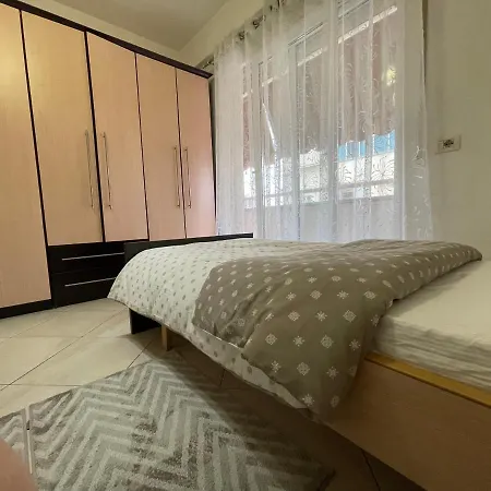 Lägenhet New Bazaar-apartment 2 Tirana