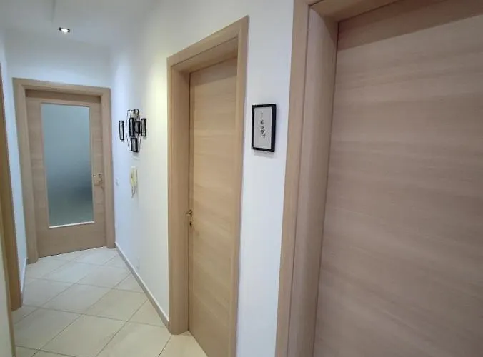 Apartamento New Bazaar-apartment 2 *